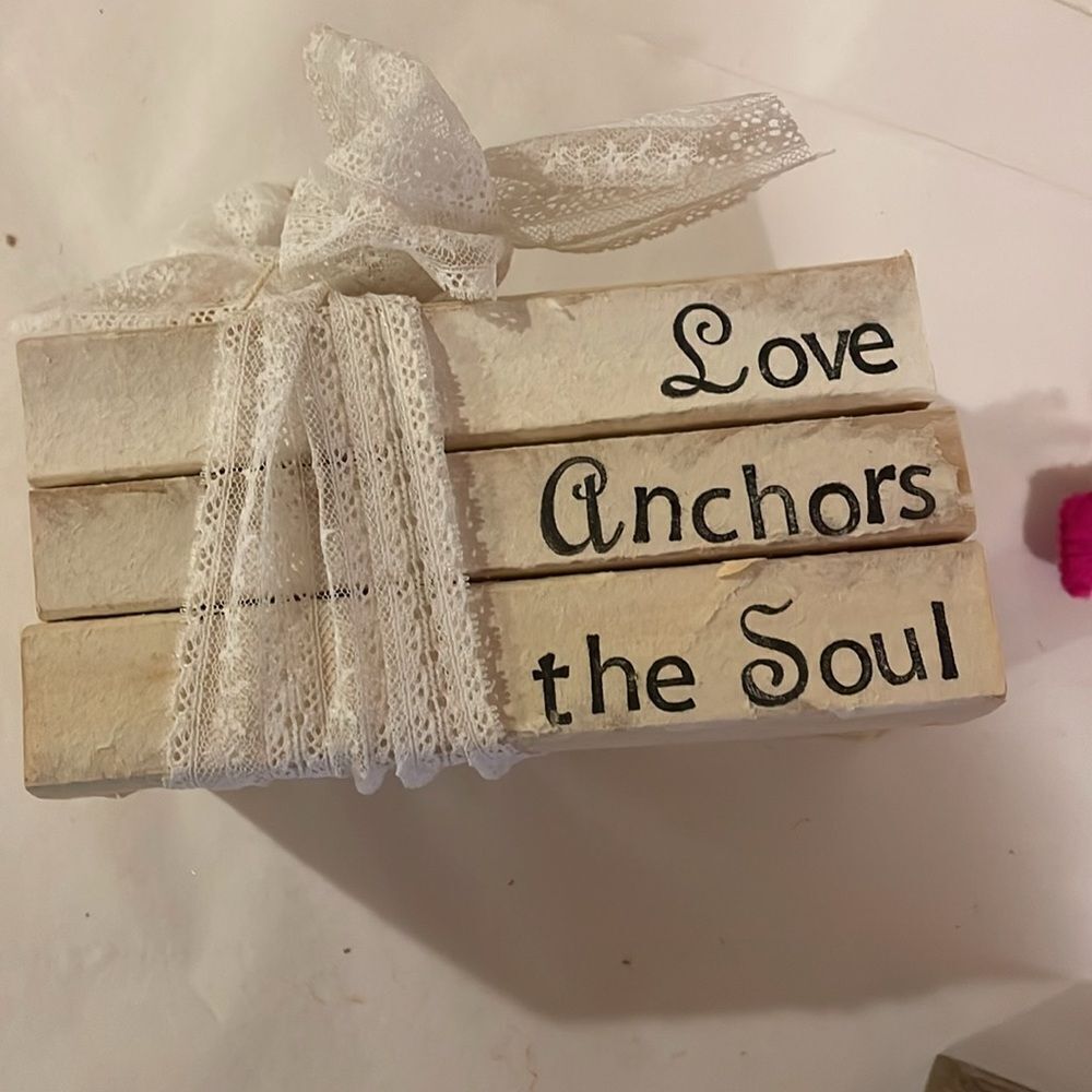 Valentine’s Day Lot - Picture 2 of 10